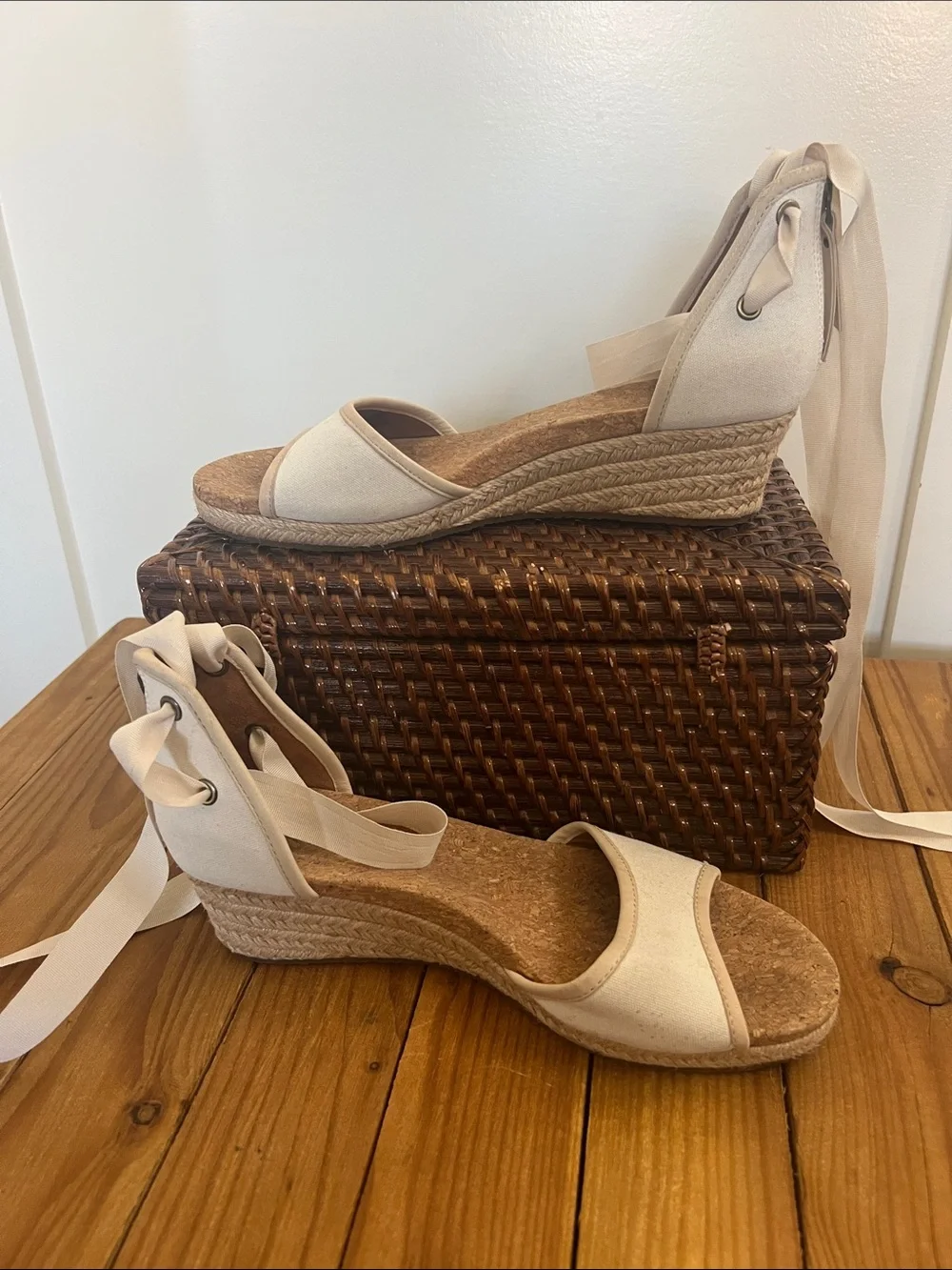 Ugg Amell Australia canvas open toed Jute Wedge Sandals with Ankle Tie